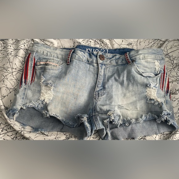 Shorts - Picture 1 of 2